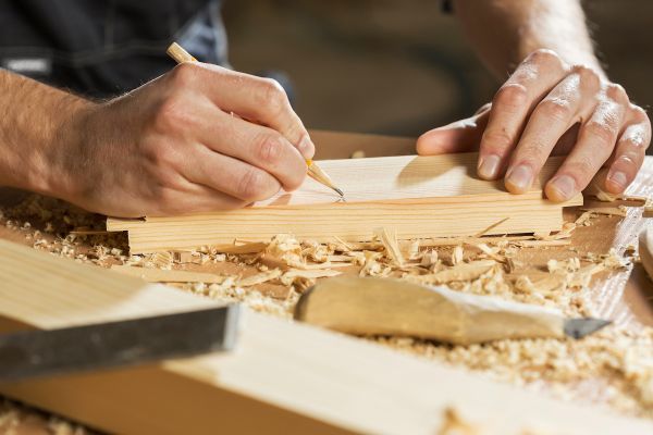 Les avantages de choisir un menuisier en Gironde pour vos travaux