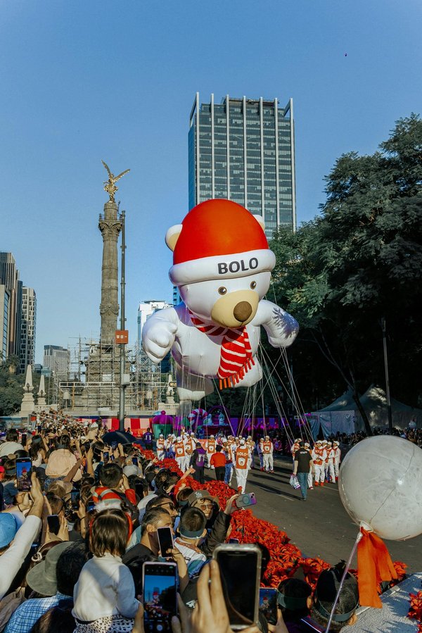 Ballon géant pour syndicat : déployez votre message avec fierté !