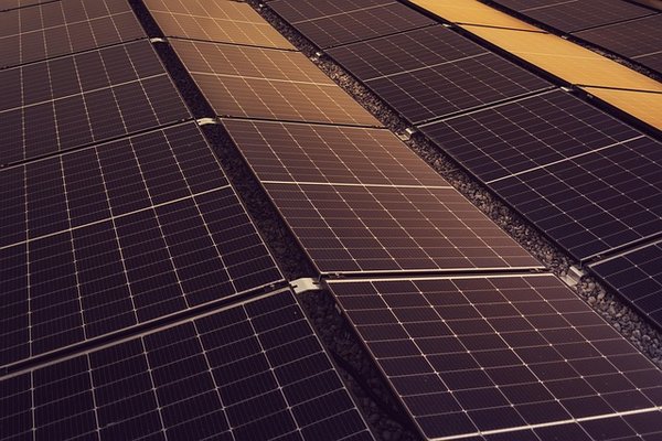 Guide d'achat : panneaux solaires photovoltaïques pour réduire vos factures et protéger l'environnement